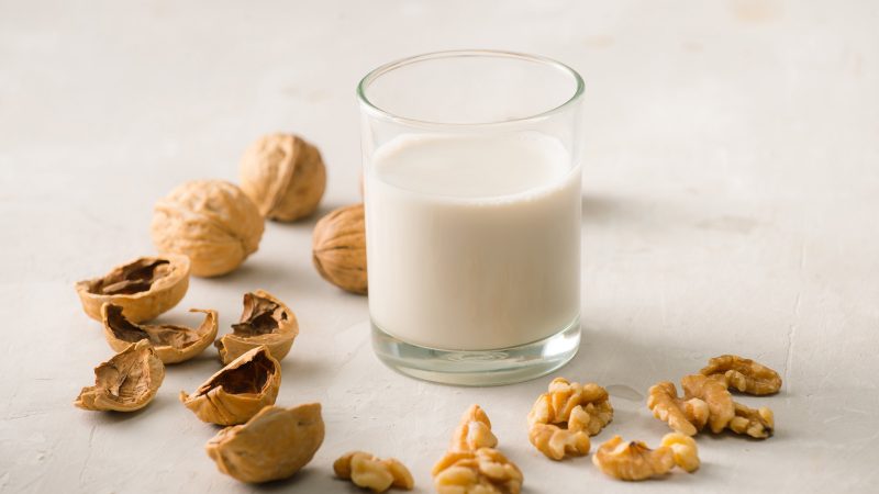 9 cách làm sữa hạt cho bà bầu giàu dinh dưỡng mà không bị ngán