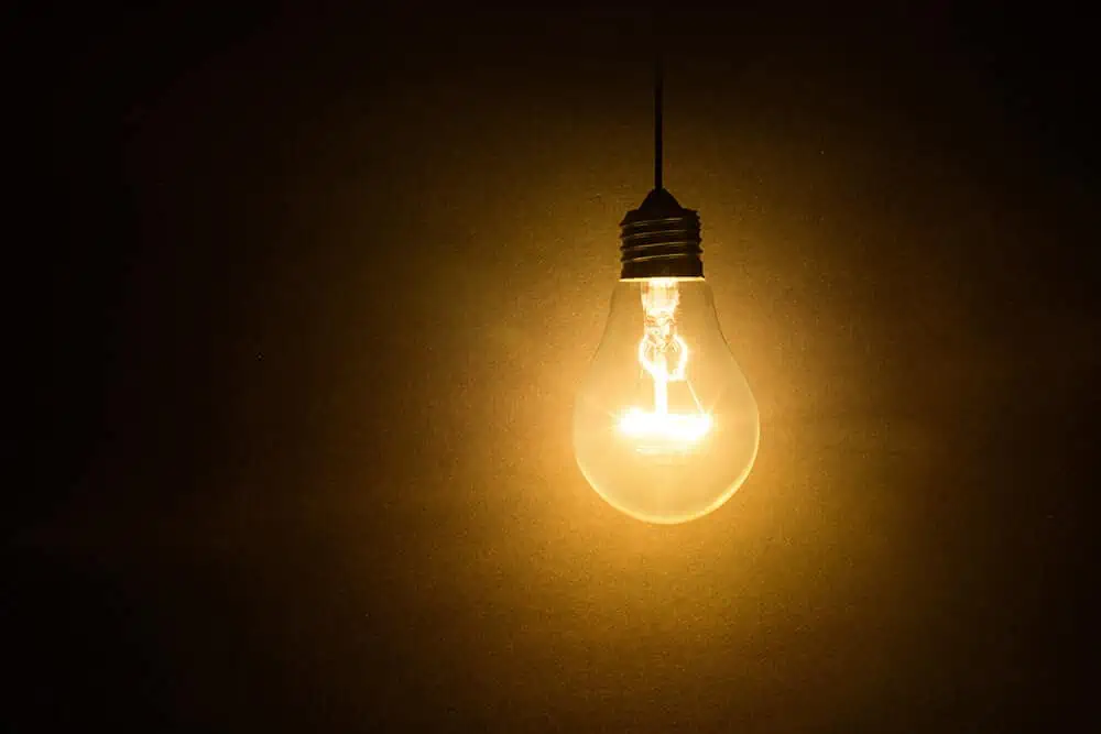 Đèn LED có phát ra tia UV và bức xạ không?