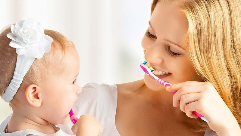 Kem đánh răng cho bé 2 tuổi nên chọn loại nào tốt nhất?